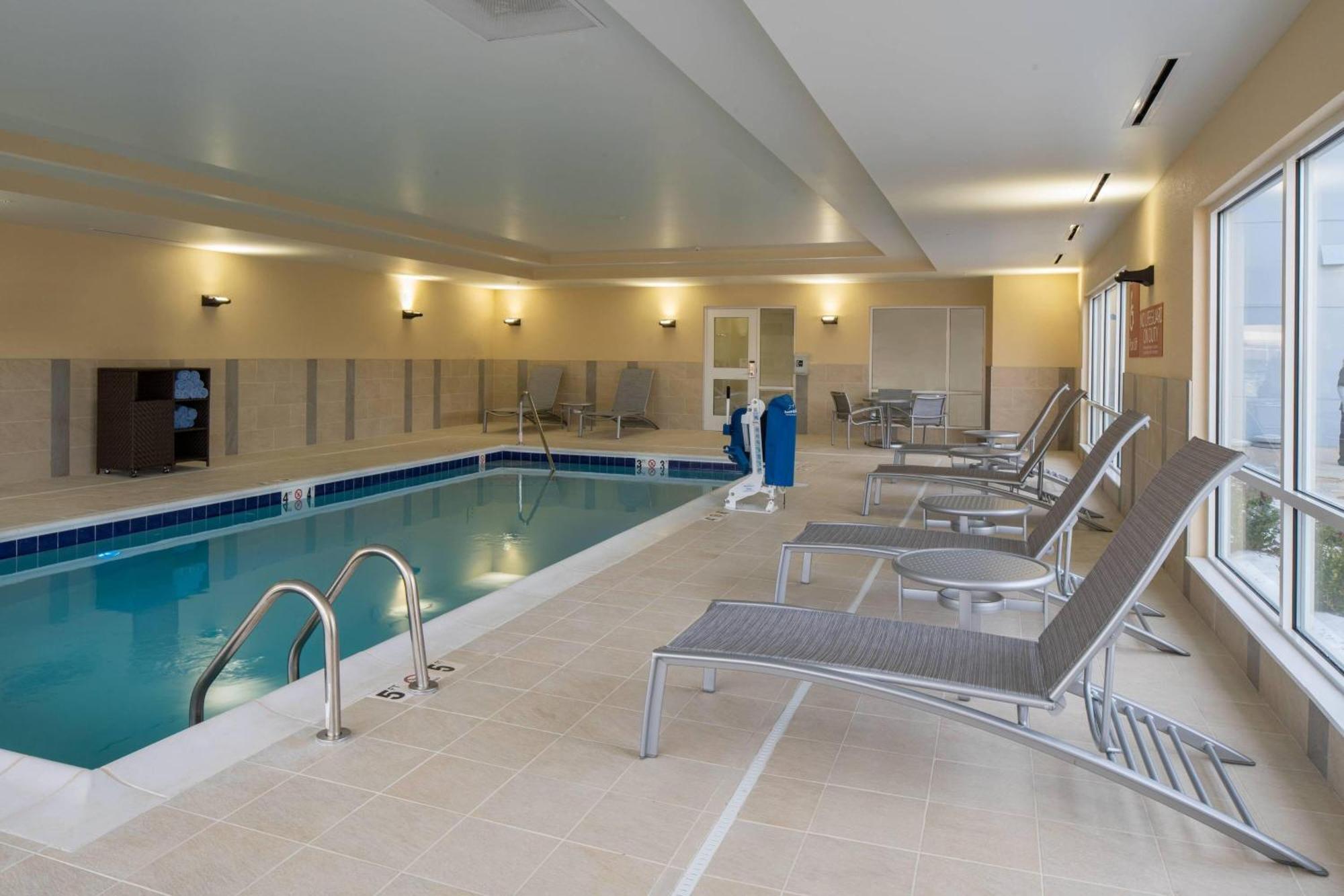 Towneplace By Marriott Suites Clarksville Esterno foto
